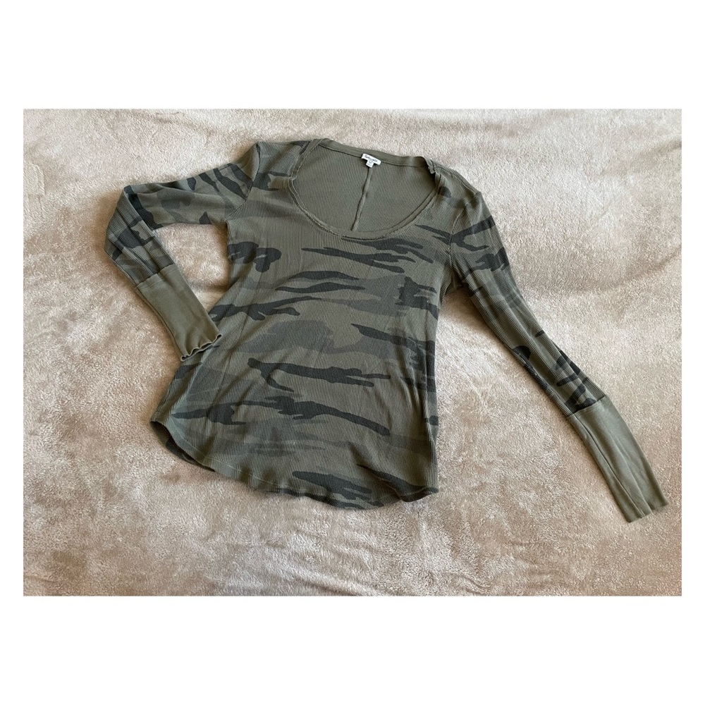 Splendid Camo print scoop neck thermal top - EUC